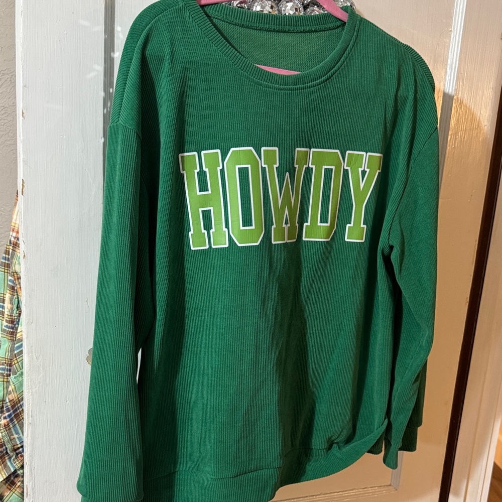 Green 'Howdy' Women's Sweatshirt